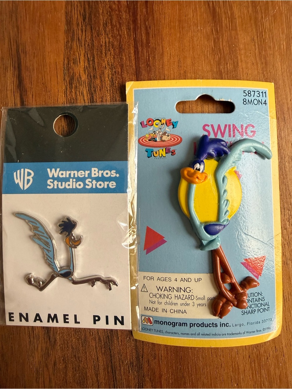 2 VTG Warner Bros Road Runner Enamel Pin Looney Tunes Swing Brooch